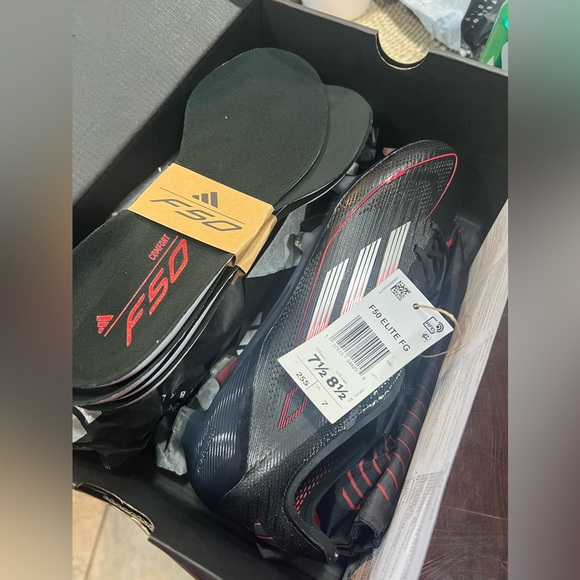 ADIDAS F50 CLEATS - Picture 3 of 4